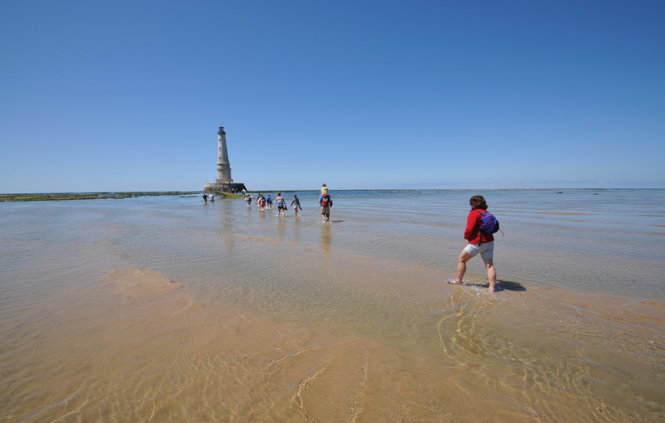 accès au phare de Cordouan à marée basse